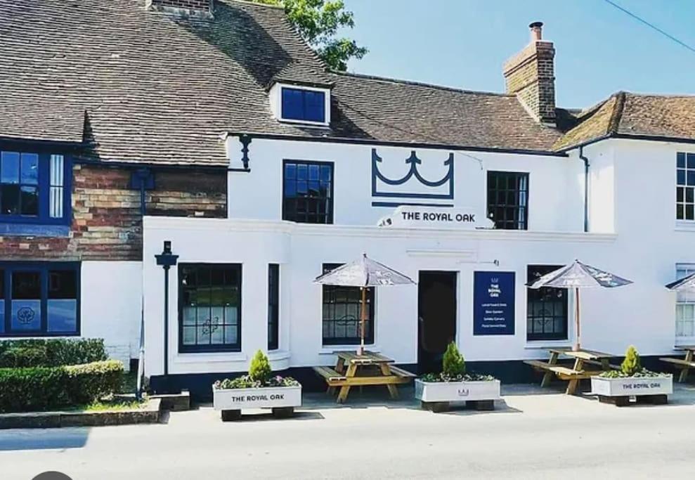 Beautiful Renovated Cottage In Mersham Ashford Kent Экстерьер фото
